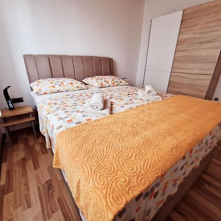Bugenvilija Apartment 시베니크 외부 사진
